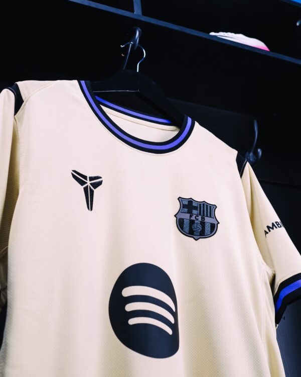 FC Barcelona 2025/26 Away Jersey (Fan Version)