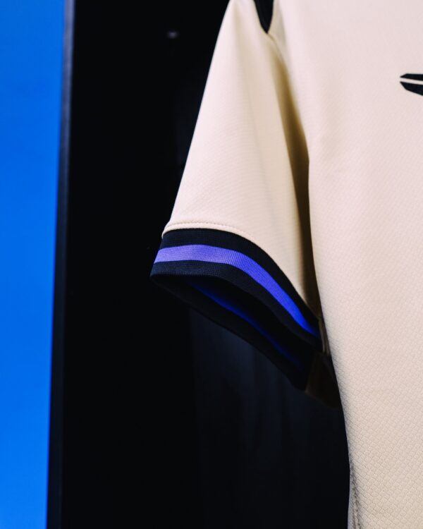 FC Barcelona 2025/26 Away Jersey (Fan Version)